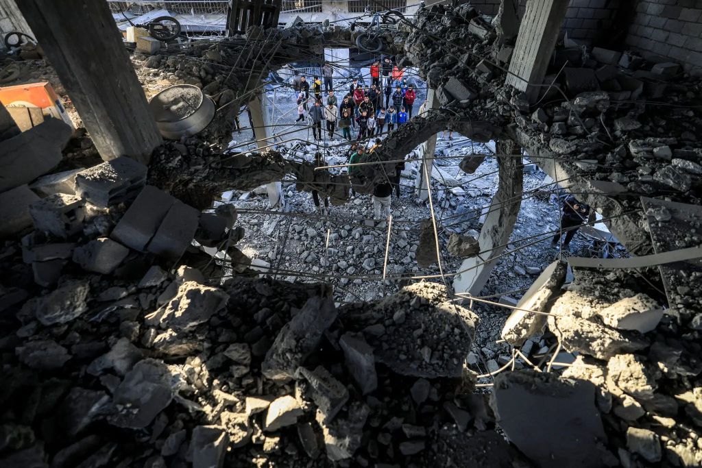Image of a ruined building in Rafah, in the southern Gaza Strip