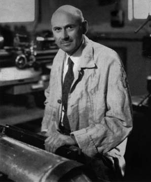 Goddard in his lab